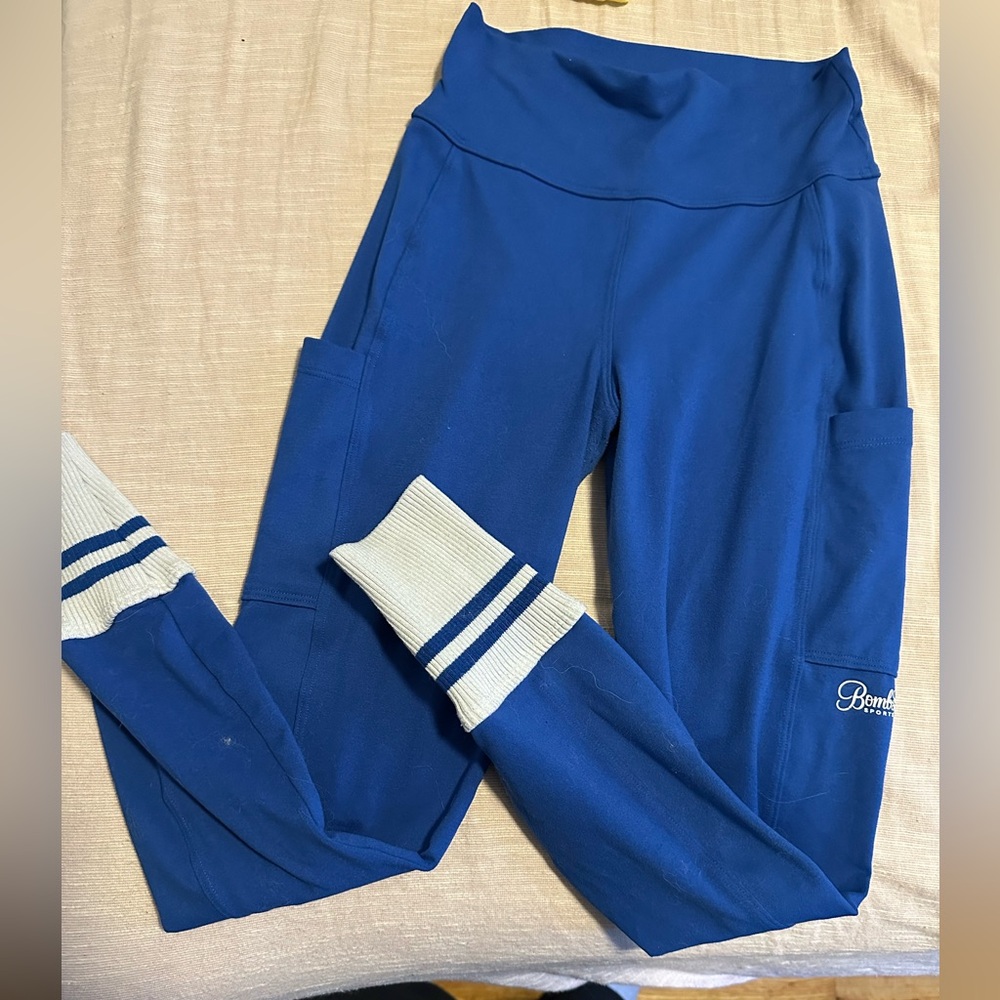 Bombshell ankle sock pocket leggings